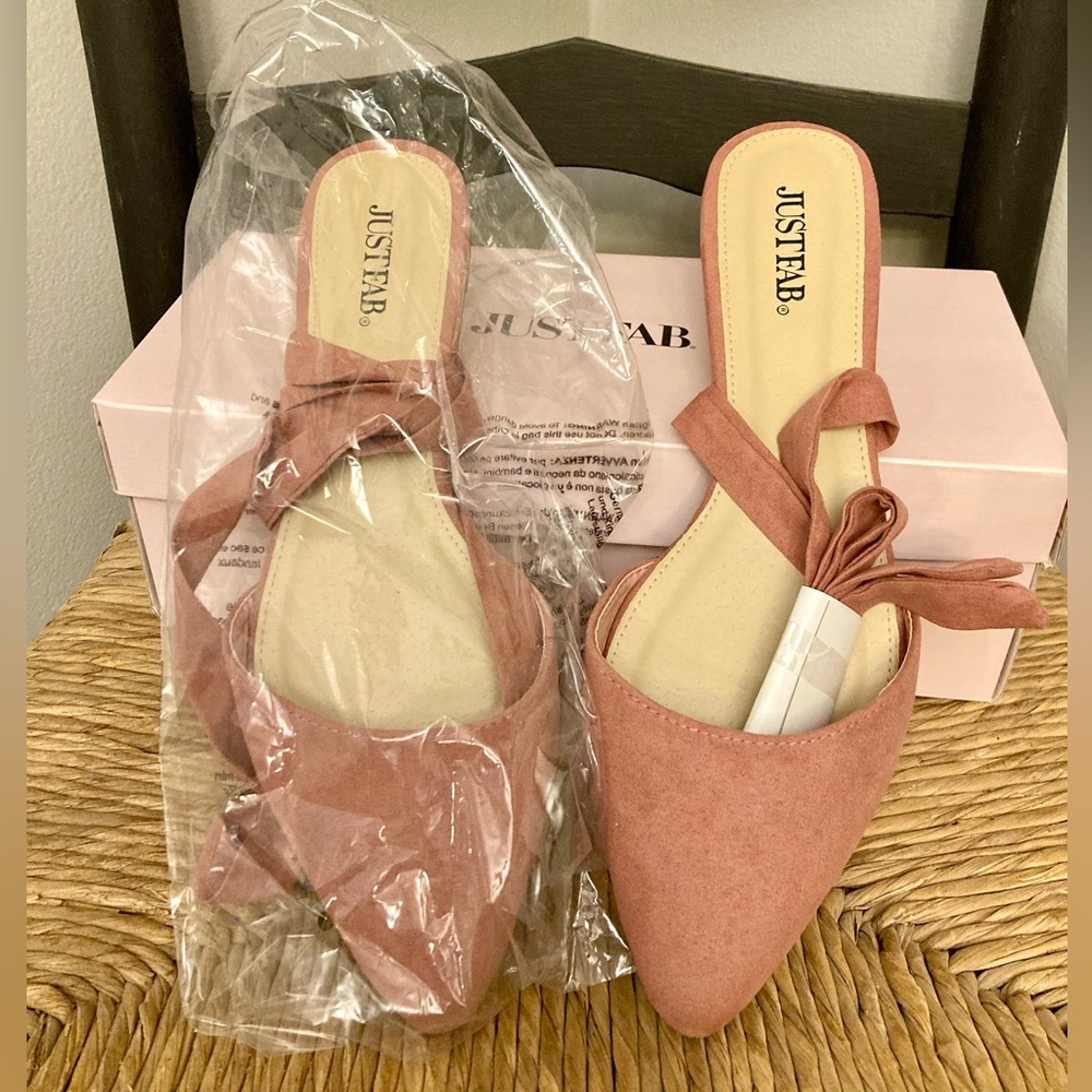 NWT Just Fab slip on shoe.